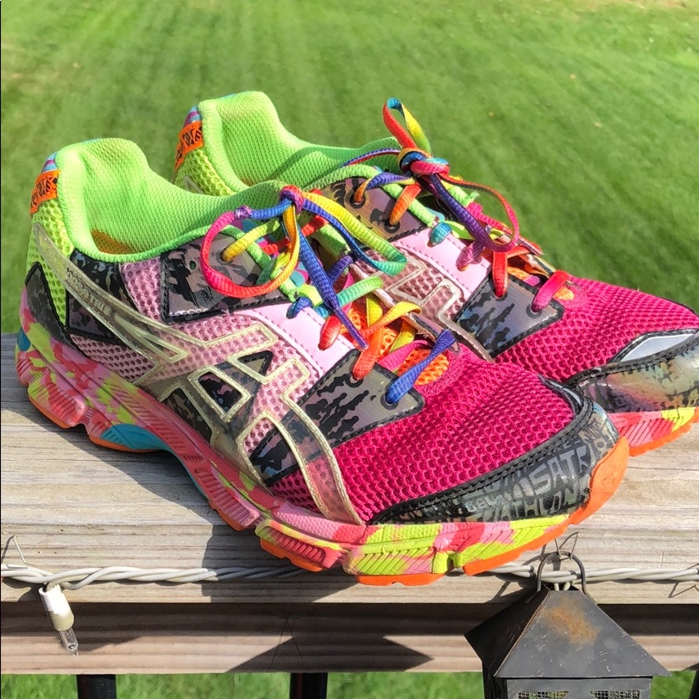 ASICS Gel Noosa Tri 8 size Big Kids 6.5 Used